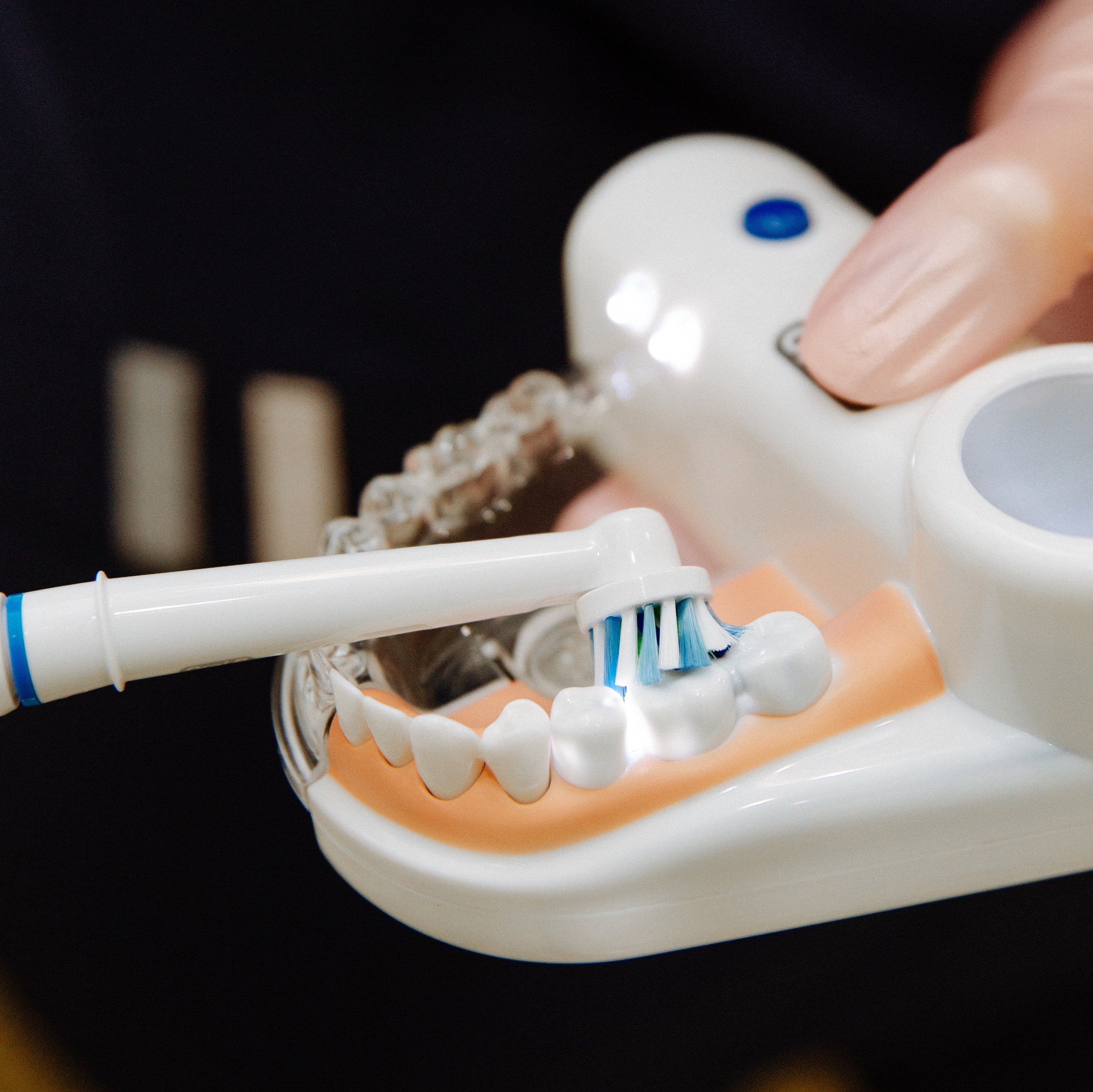 How to deep clean your toothbrush heads (2026) - Dr. Jack Pinnar-Smith